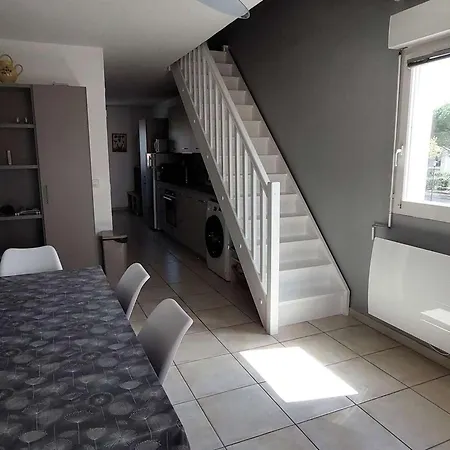 Duplex 3 Pieces, 6 Couchages, Proche Plage, Parking, Le Lavandou - Fr-1-251-873 *