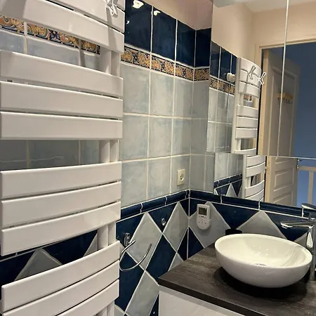 Apartment Duplex 3 Pieces, 6 Couchages, Proche Plage, Parking, Le Lavandou - Fr-1-251-873